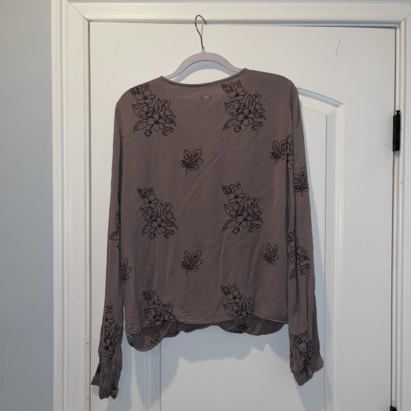 O’Neill long sleeve tie up neck blouse - Picture 2 of 3